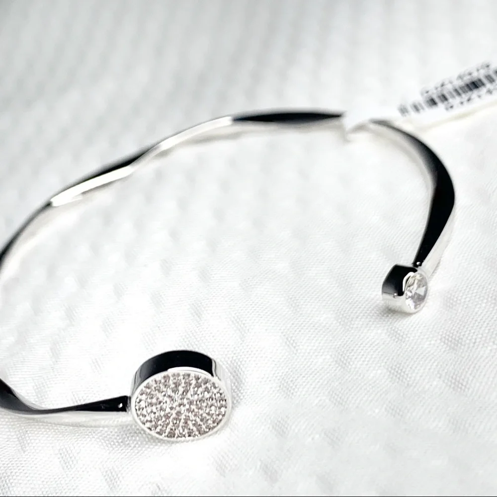 𝅺NEW STOCK-Pave Zircon/Twisted Metal Open Bracelet - Picture 4 of 11